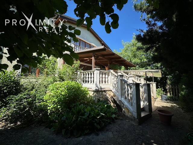 Priestranný dom vhodný na podnikanie  sídlo firmy