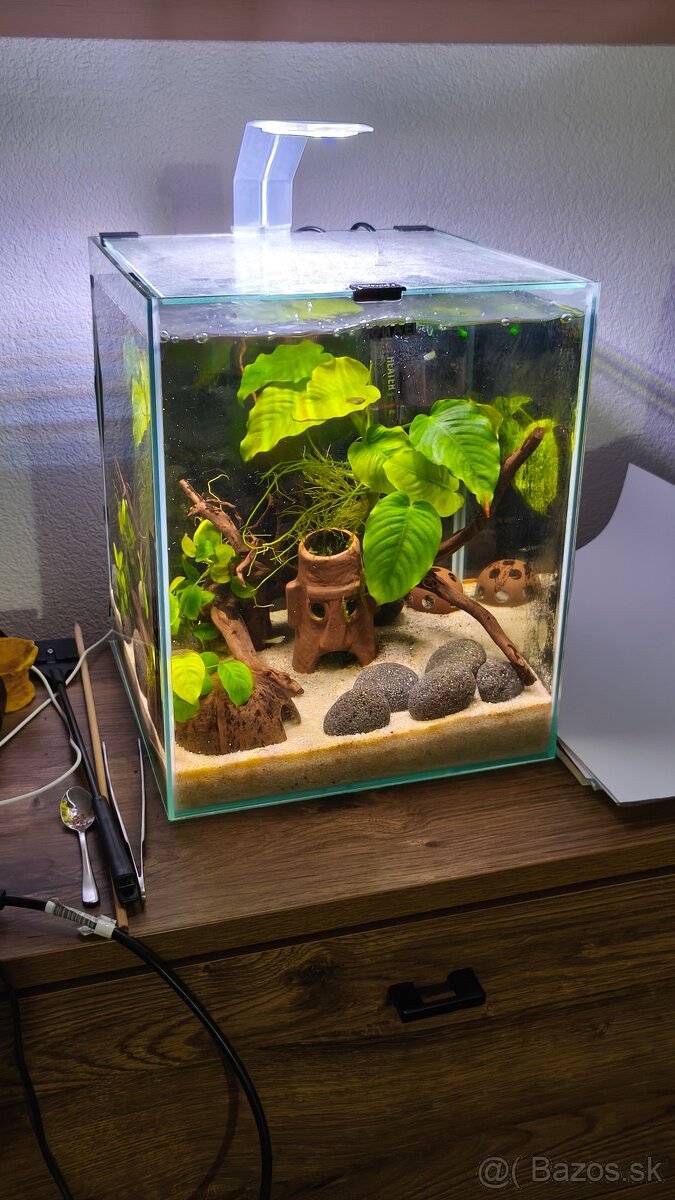 Akváriový set AQUAEL SHRIMP Day & Night 30 čierne (30 l)