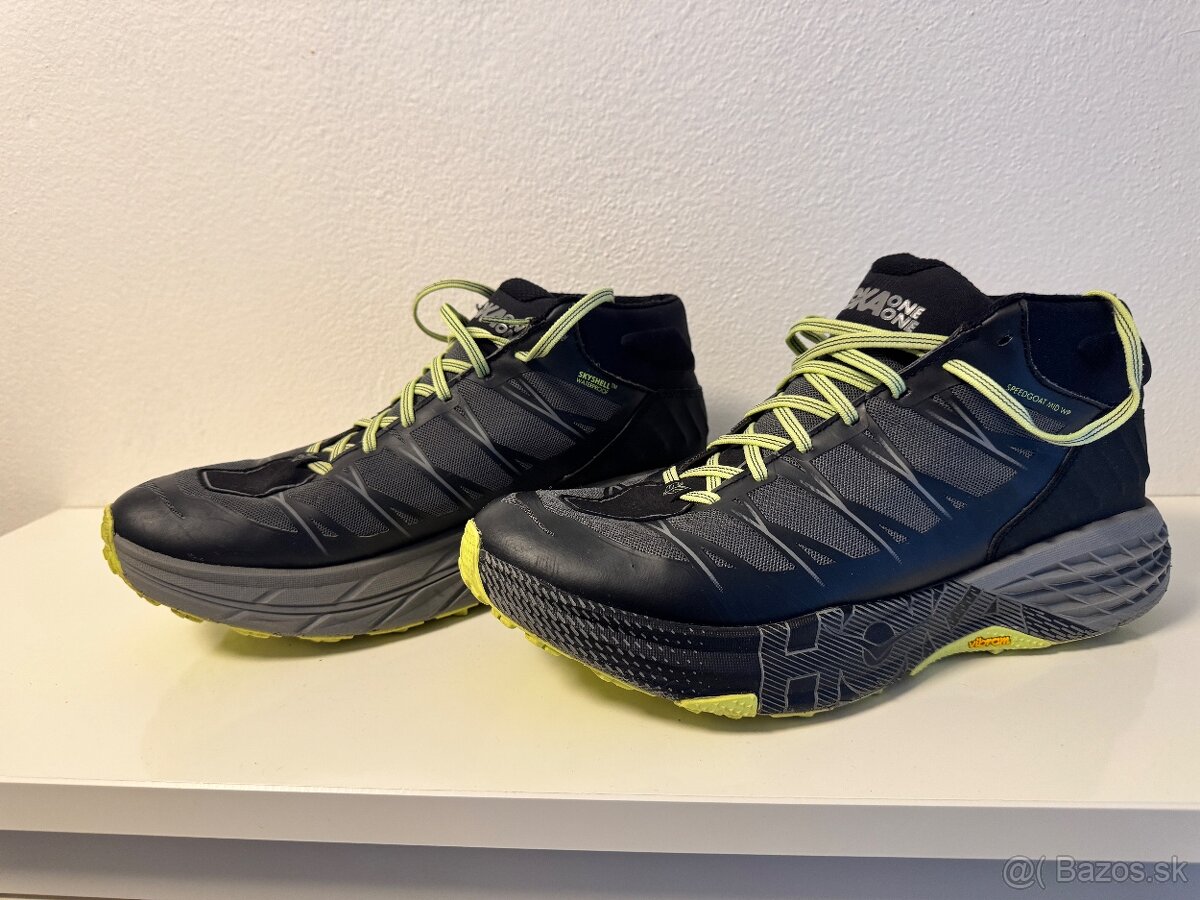 HOKA ONE ONE
