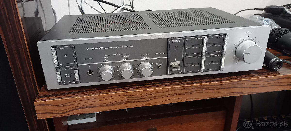 Zosilňovač PIONEER SA -750