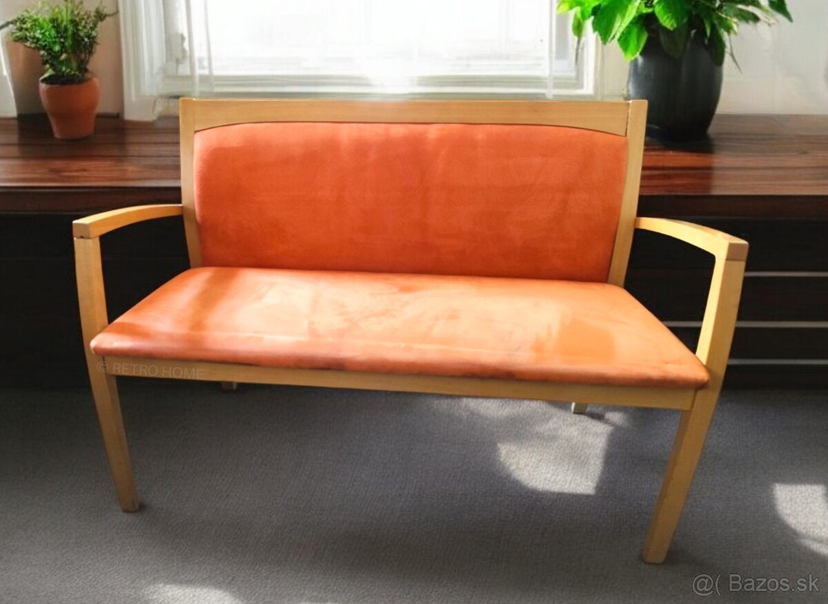 3 čalúnené lavice