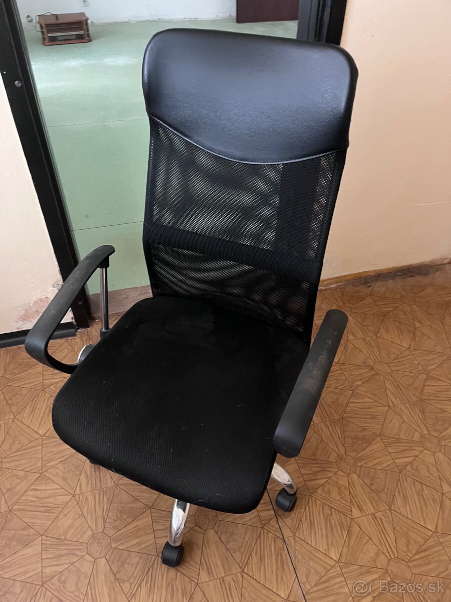 Kancelárska stolička