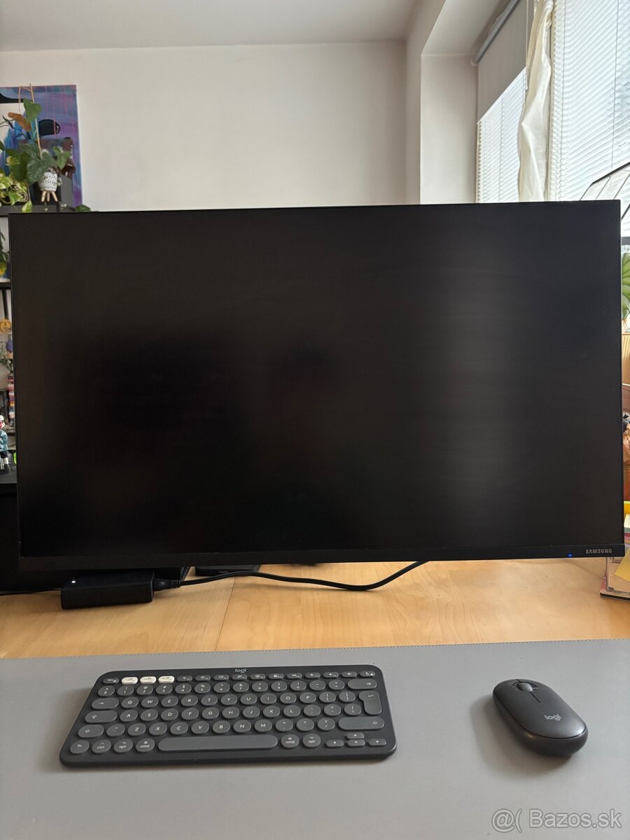 Samsung SPACE 4K monitor