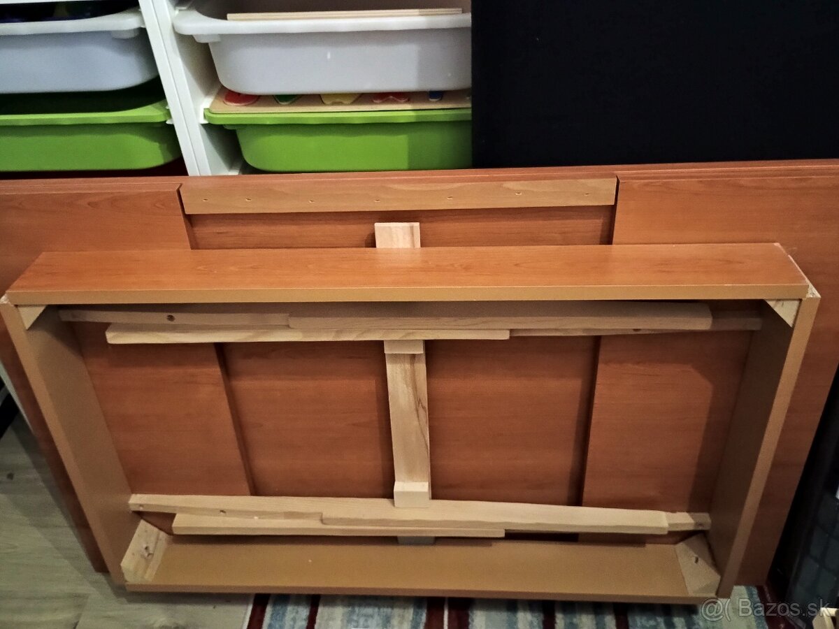 Predám stôl a stoličky