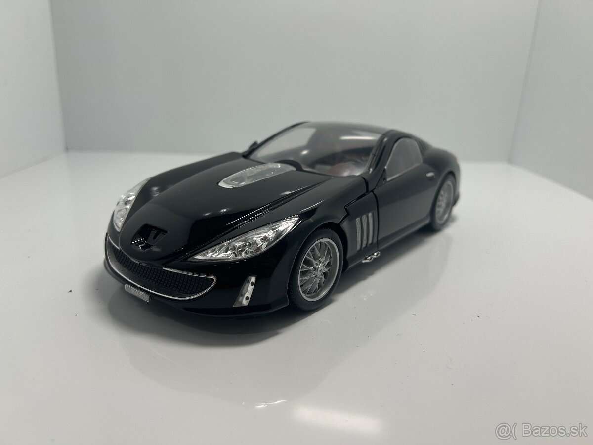 Modely aut 1:18 na diely/prerábku