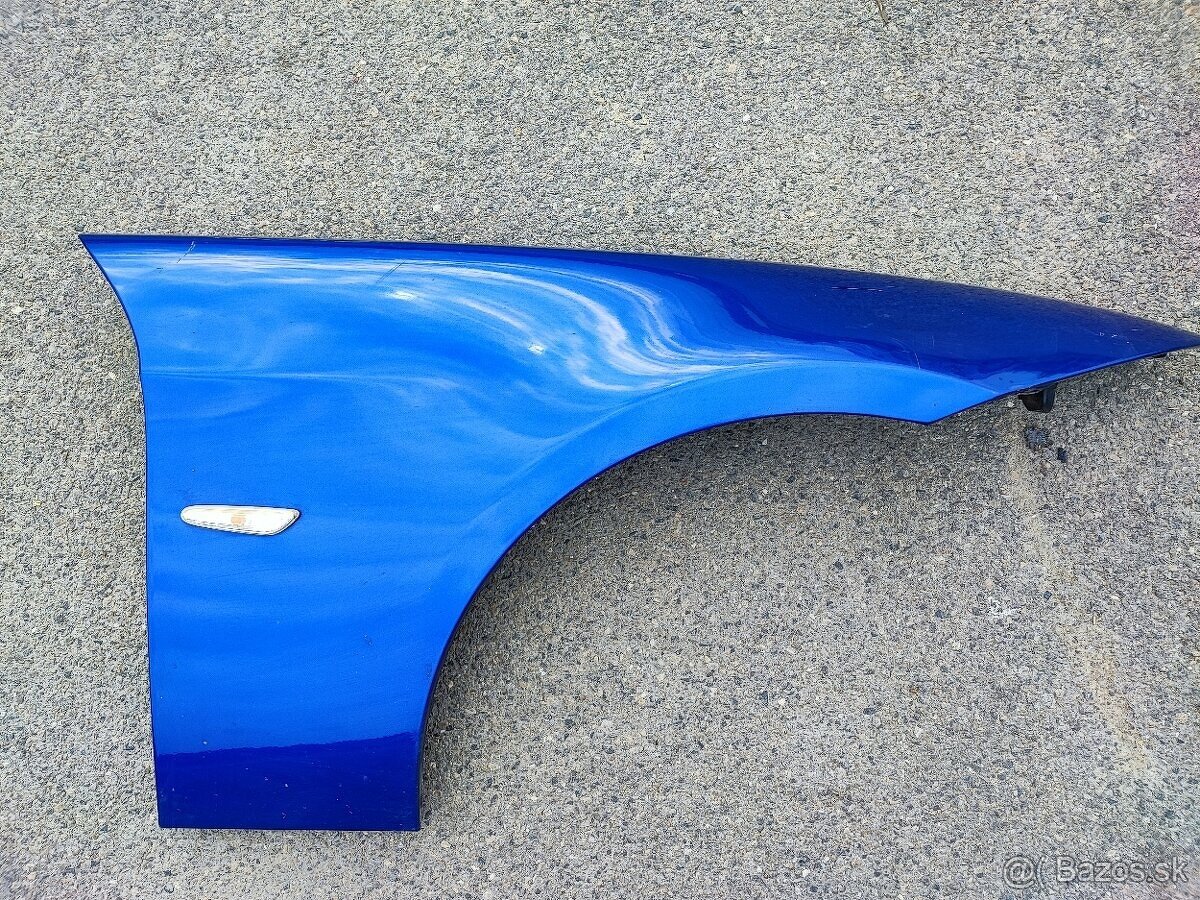 Pravý blatník BMW e90