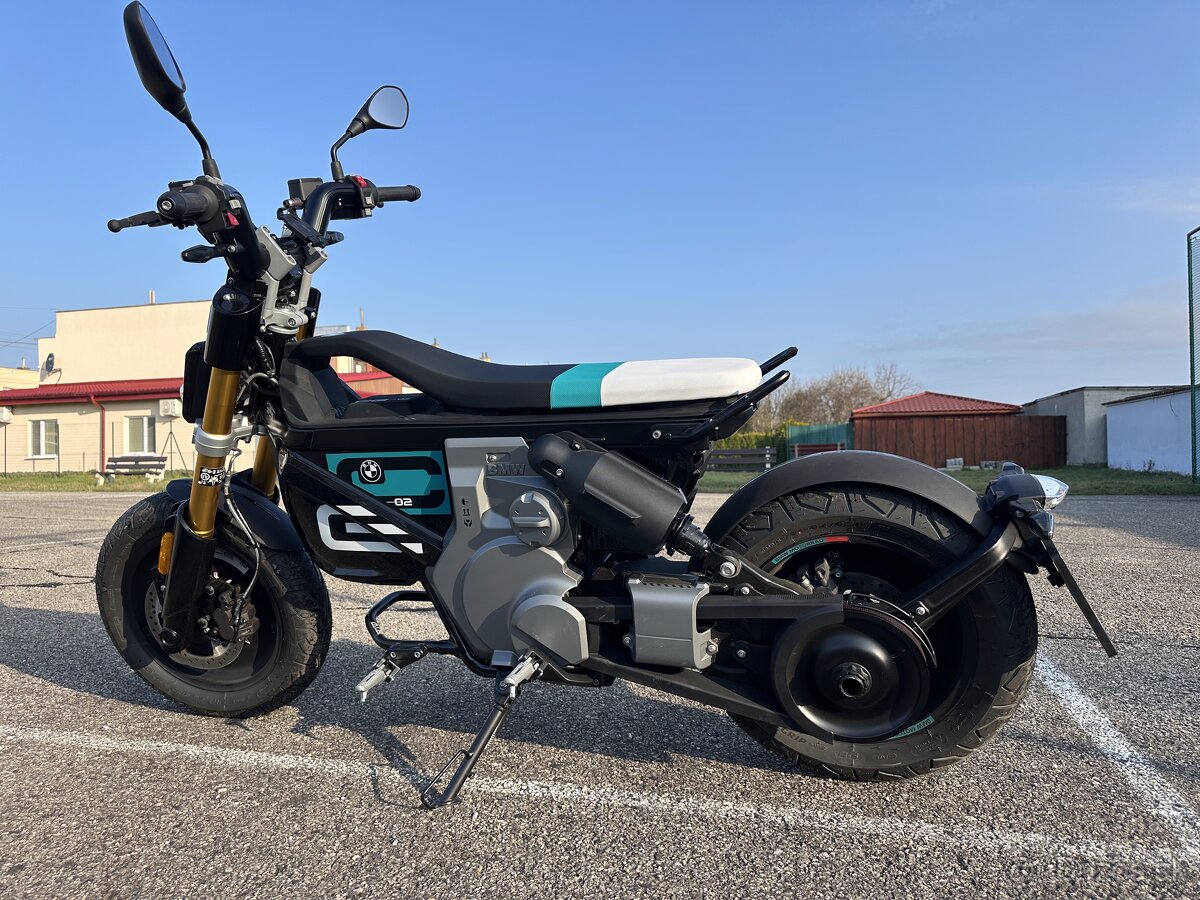 Elektrický motocykel BMW CE 02