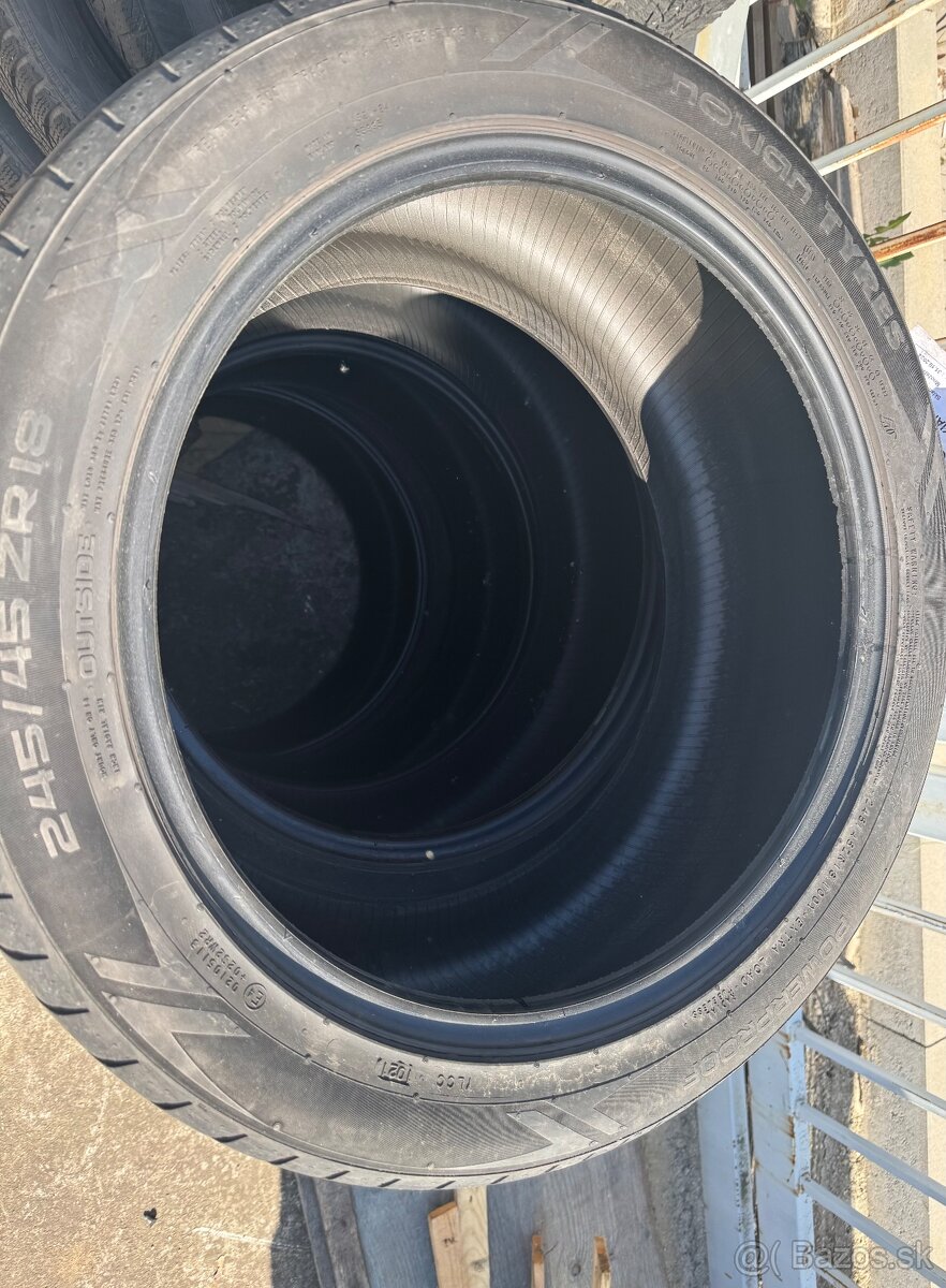 Nokian 245/45 ZR18