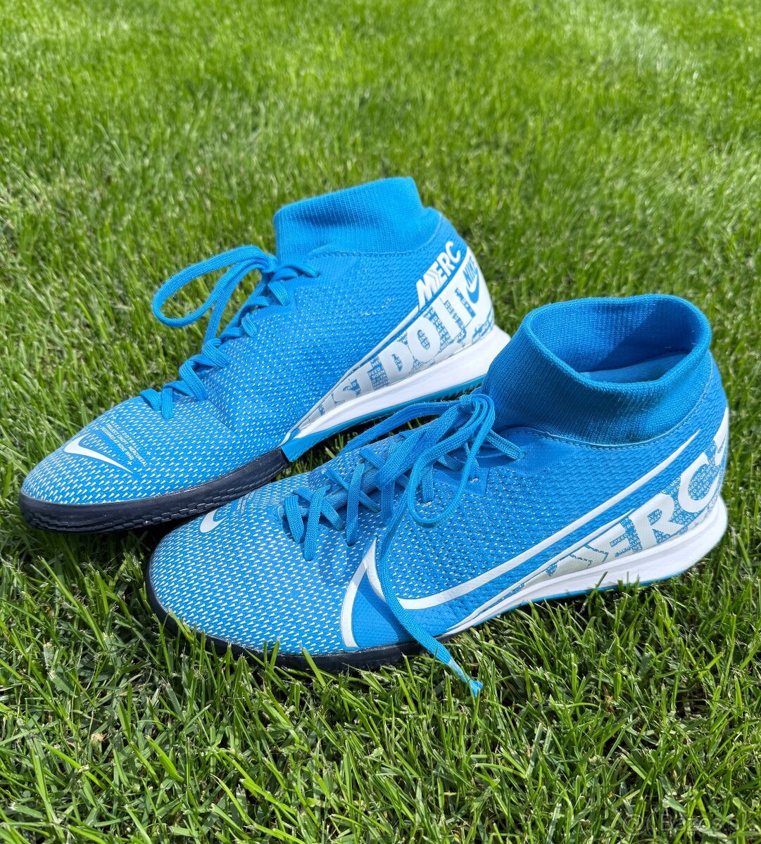 Halovky NIKE veľ. 40