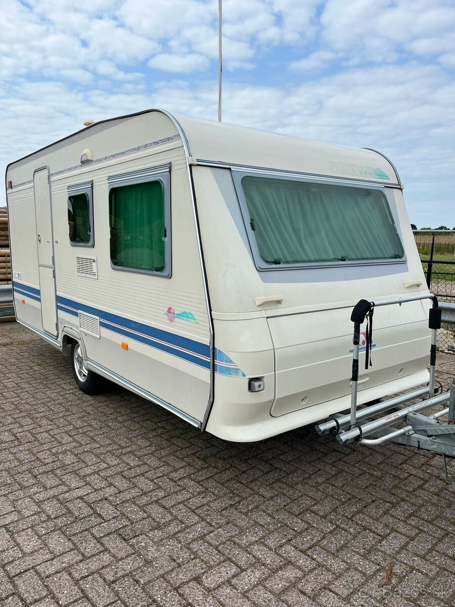 Predám karavan Adrie 430 -bojler-sprcha-predsta r.v.2001