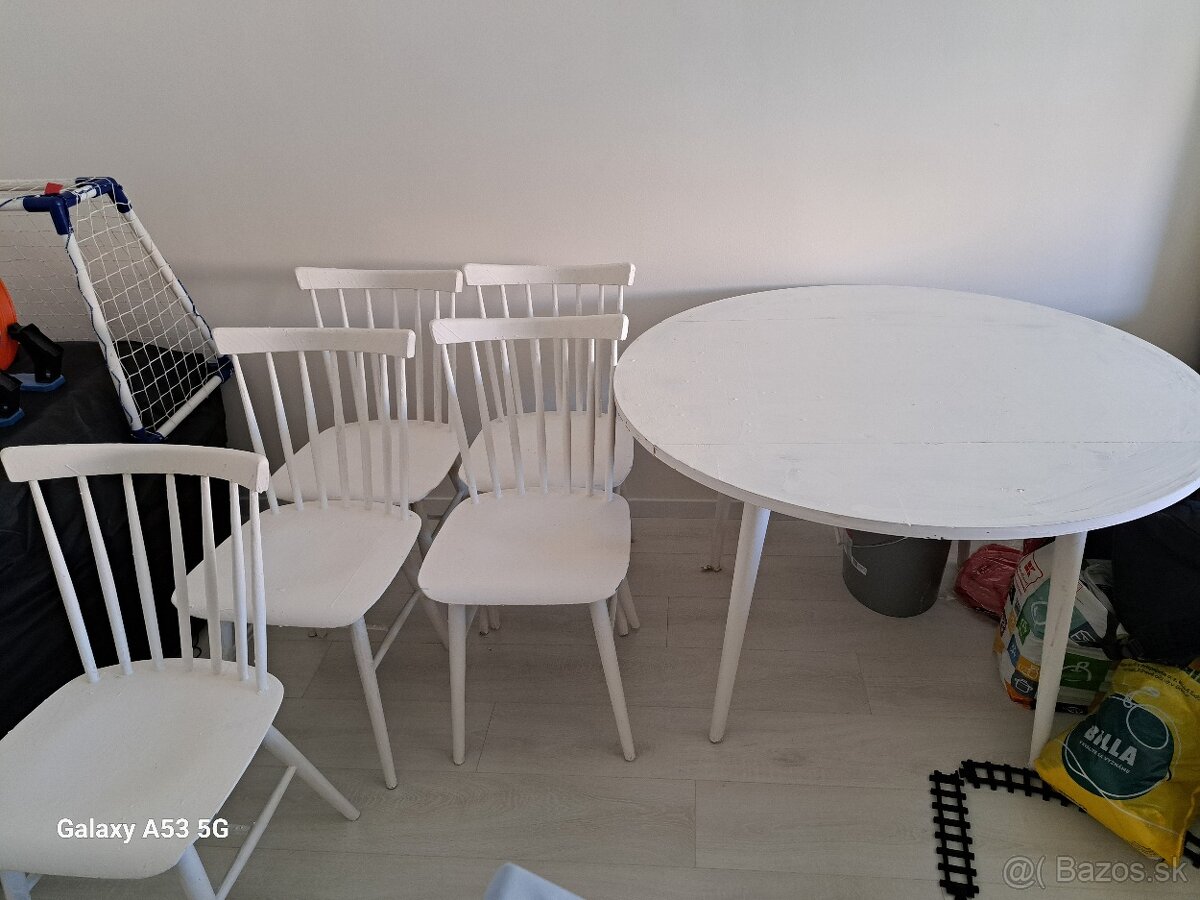 Predam zahradne stolicky a stol
