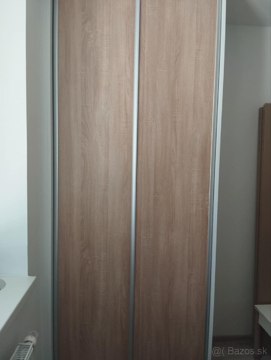 Vstavaná skriňa