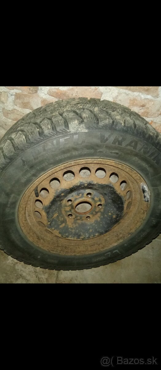 Predám zimné pneu na diskoch 5x112, r 15