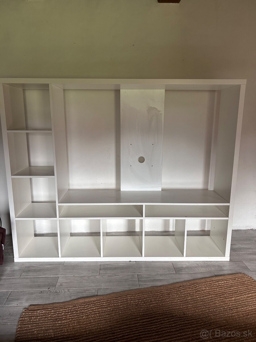 Ikea tv skrinka
