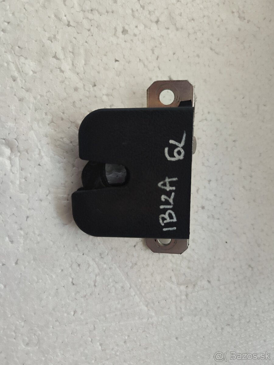 SEAT Cordoba/Ibiza 6L – zámok kufra (západka veka) 6L6827505