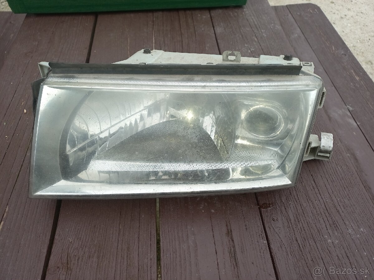 Skoda octavia 1 svetlo, na opravu