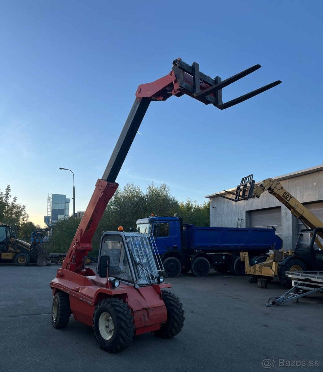 Teleskopicky nakladač Manitou
