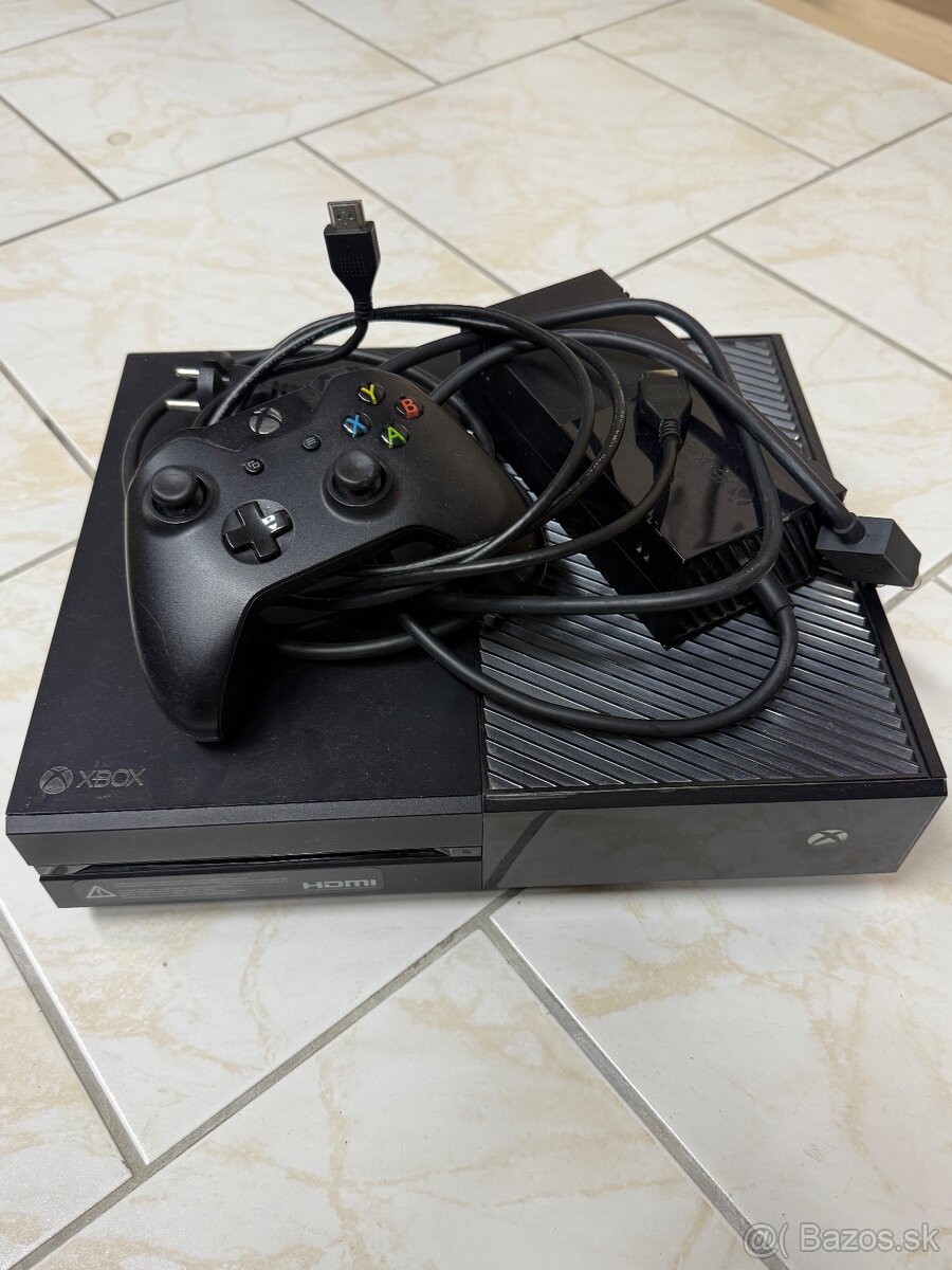 Predám hernú konzolu Xbox One,ovládač,konect,sluchátka,hry..