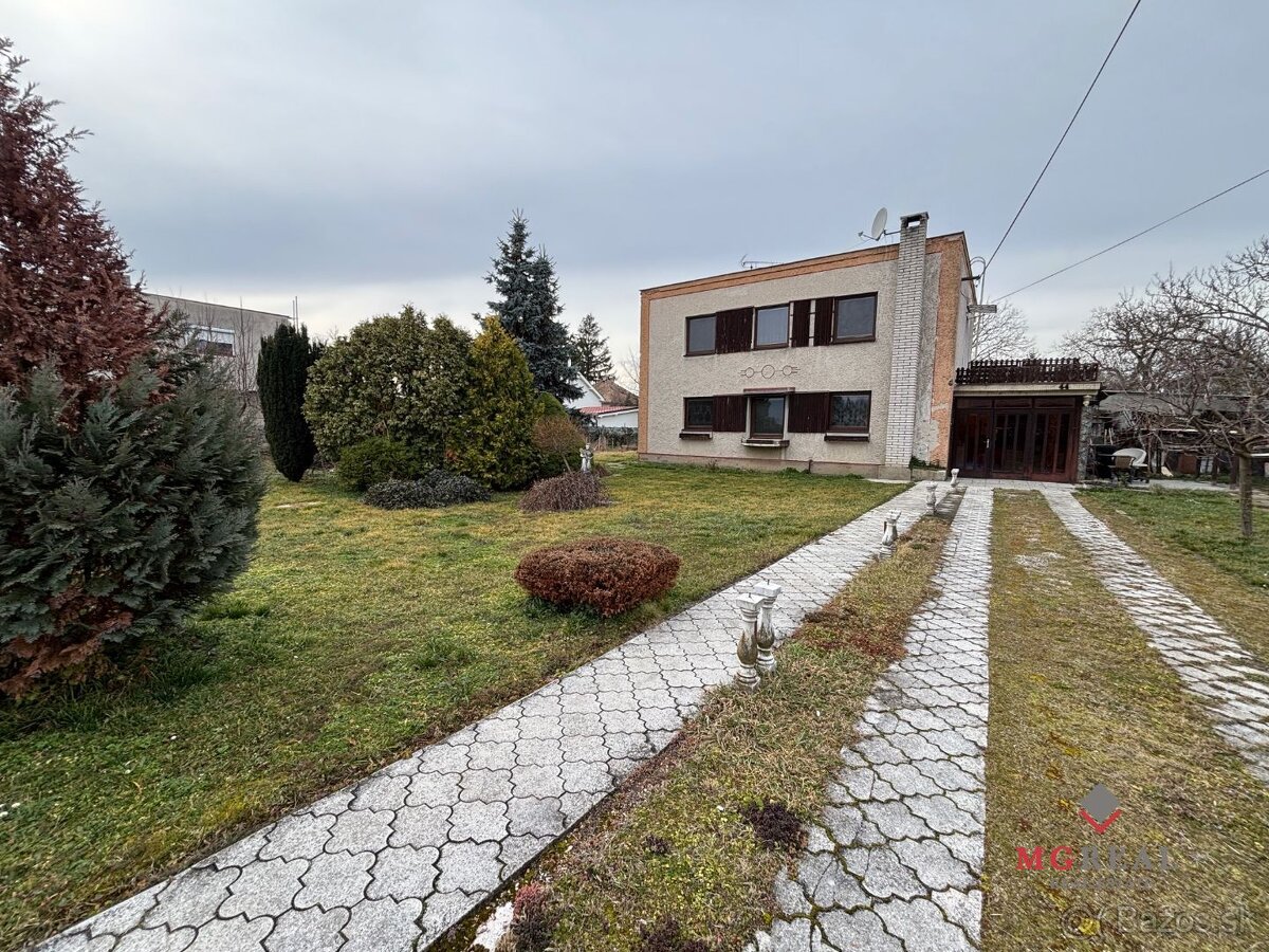 Rodinný dom Topoľčany 13 árový pozemok / možnosť stavebného