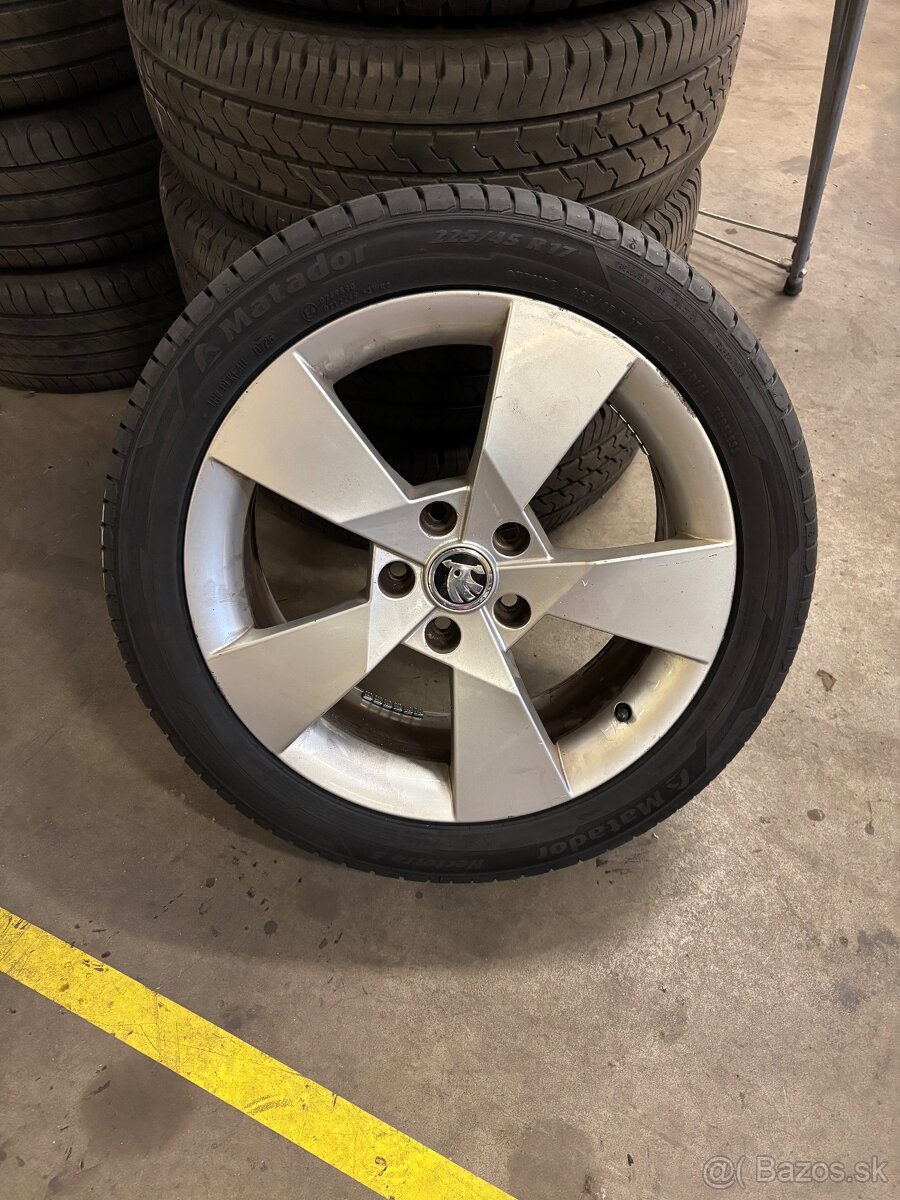 225/45 R17 5x112 SKODA OCTAVIA
