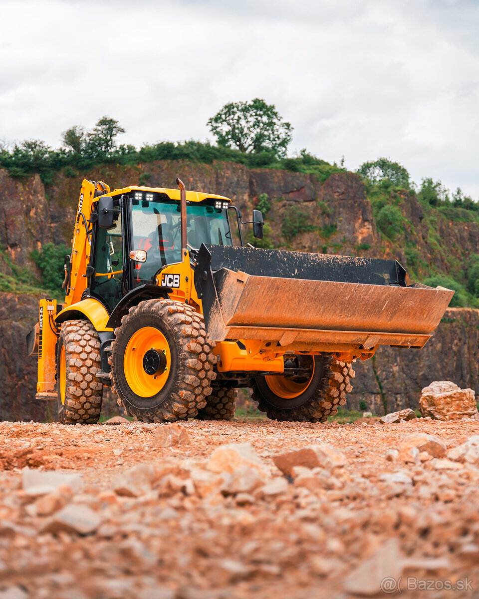 Strojnik traktorbager JCB 4CX