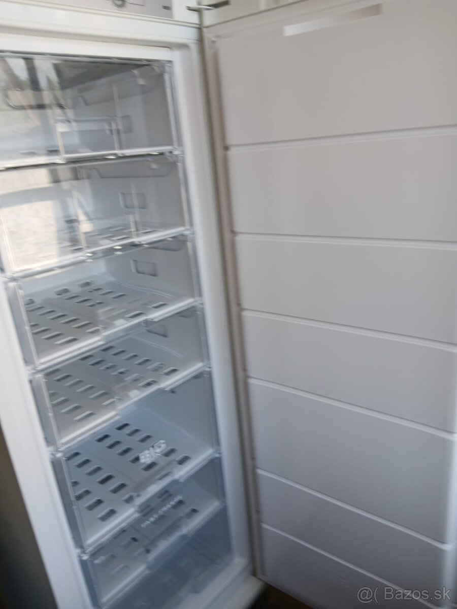 Mrazák Philco