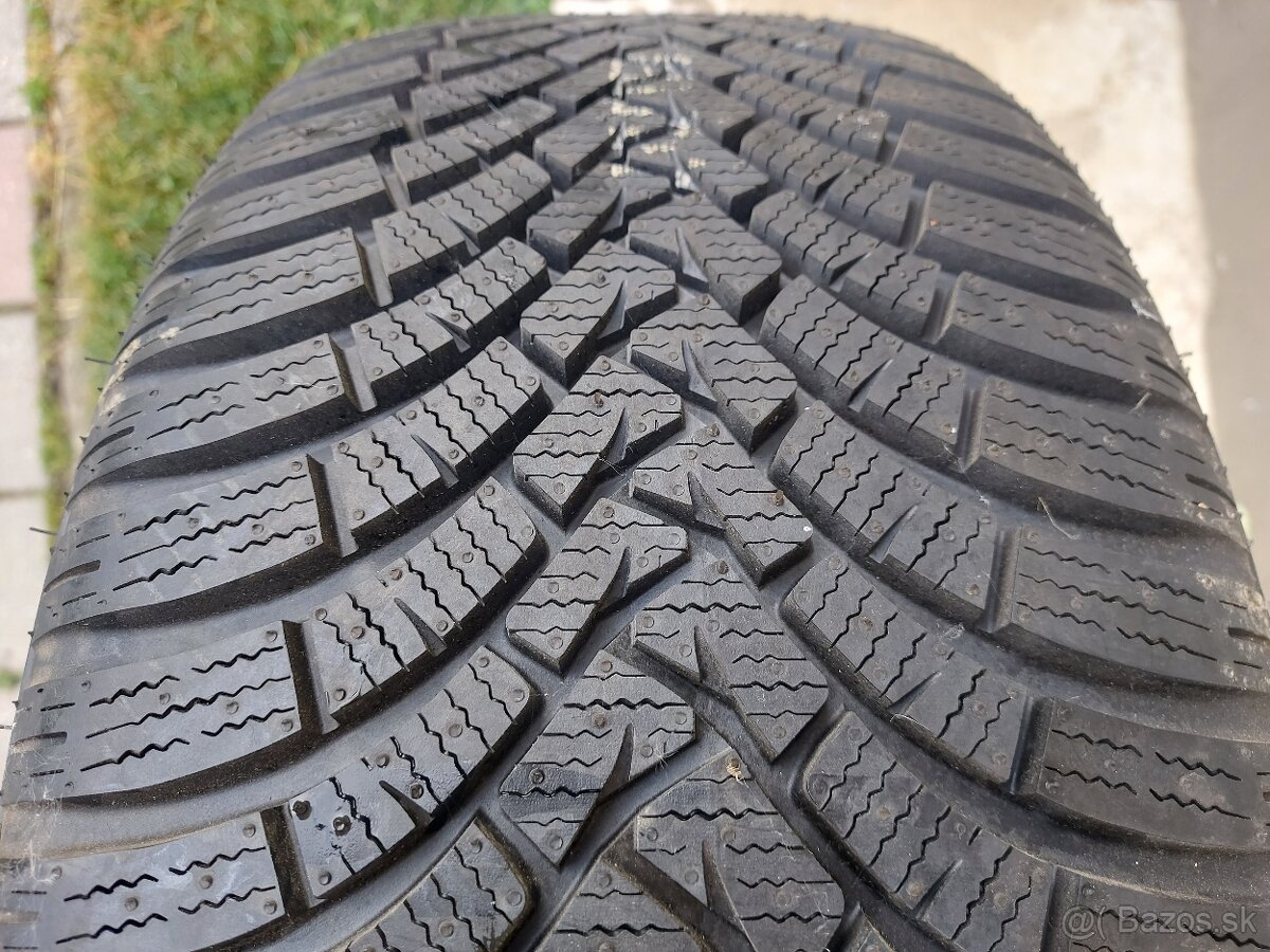 1ks NOVÁ 245/45 R18 100V FALKEN EUROWINTER HS01 RUNFLAT