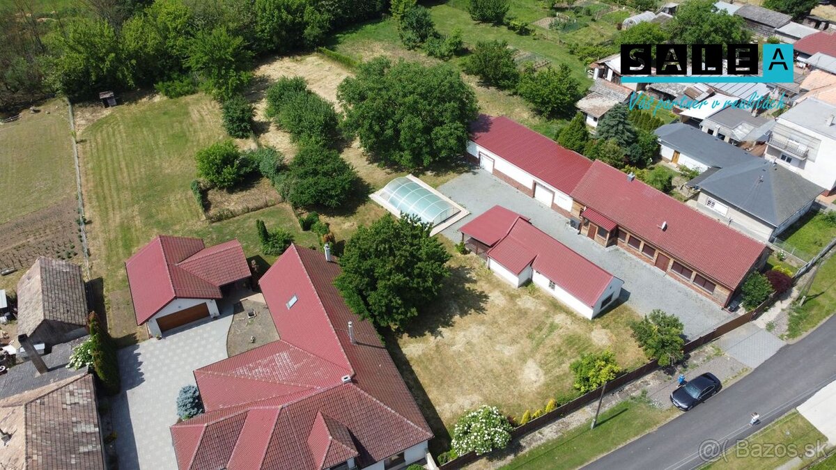 Útulný rodinný dom, 210 m2, garáž, letná kuchyňa, bazén, kli