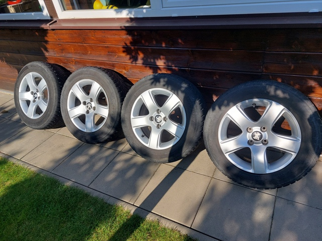 original elektrony peugeot 3008 4x108 R16 ET23 + zimné pneu