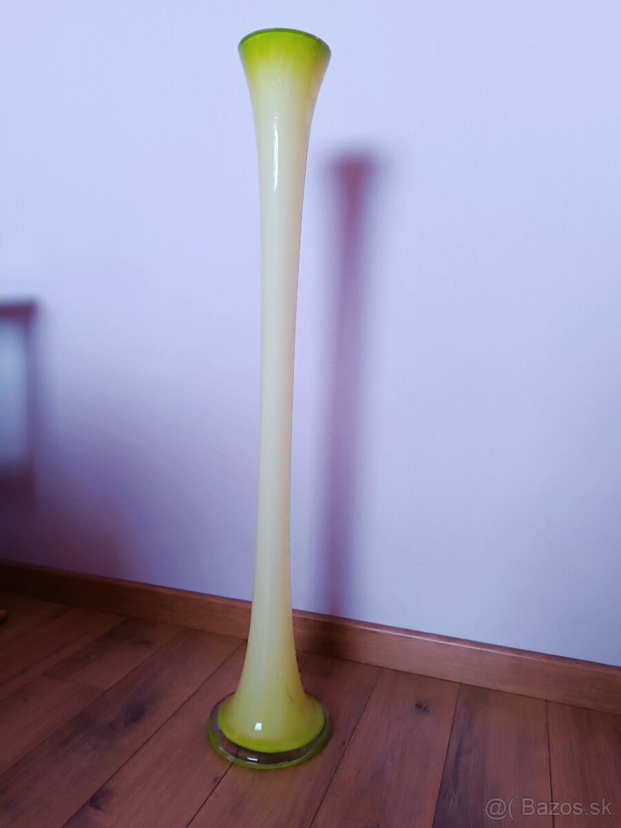 Sklenená zelená váza