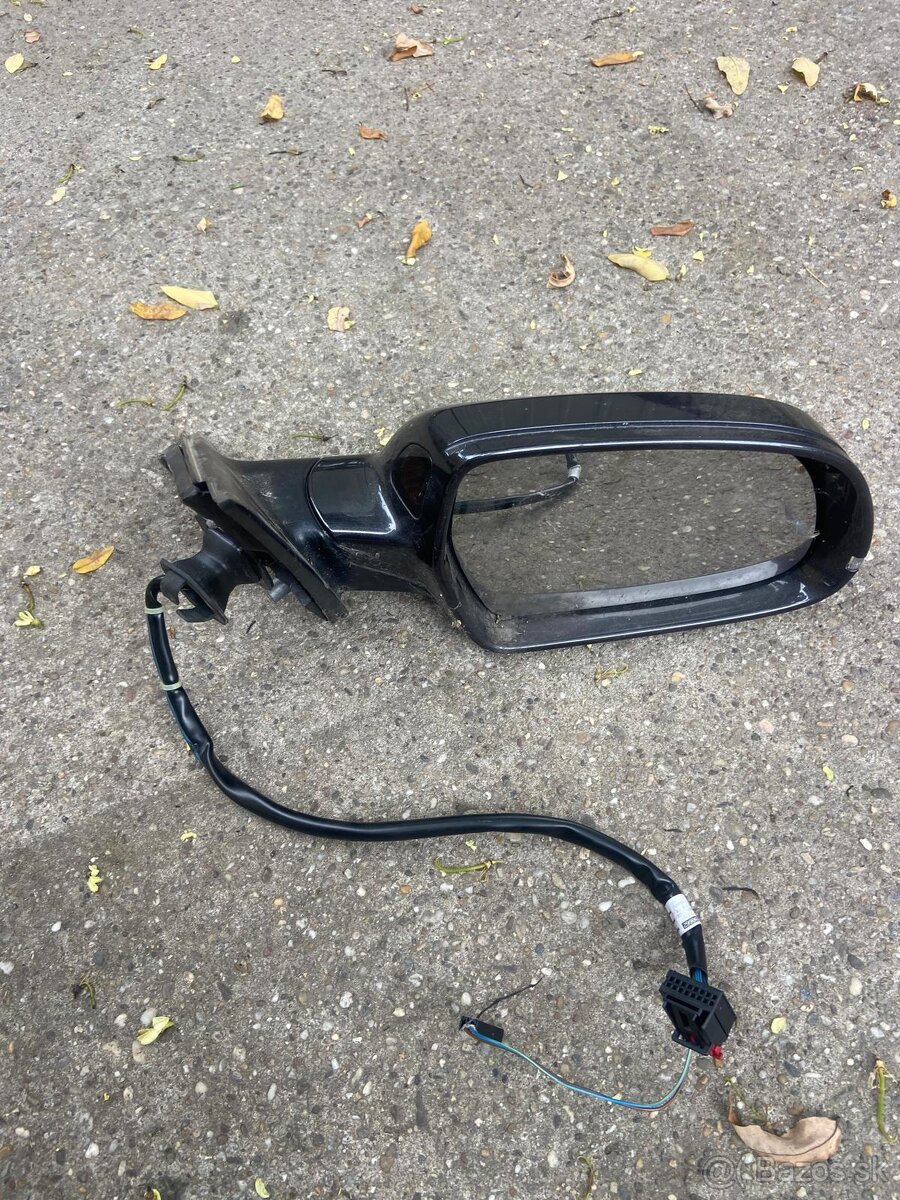 Audi A4 2011 pravé spätné zrkadlo