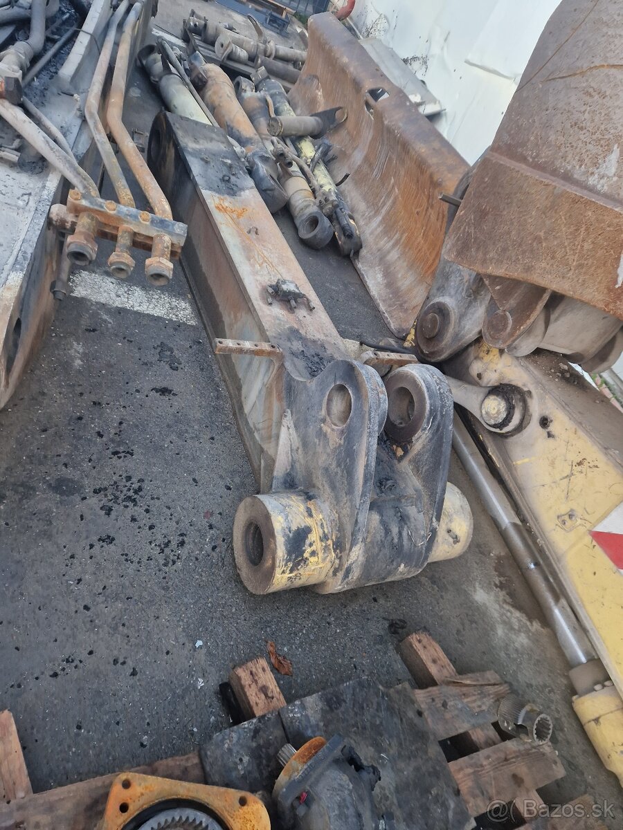 NEW HOLLAND  MH 5,6 ramena, napravy, kardan