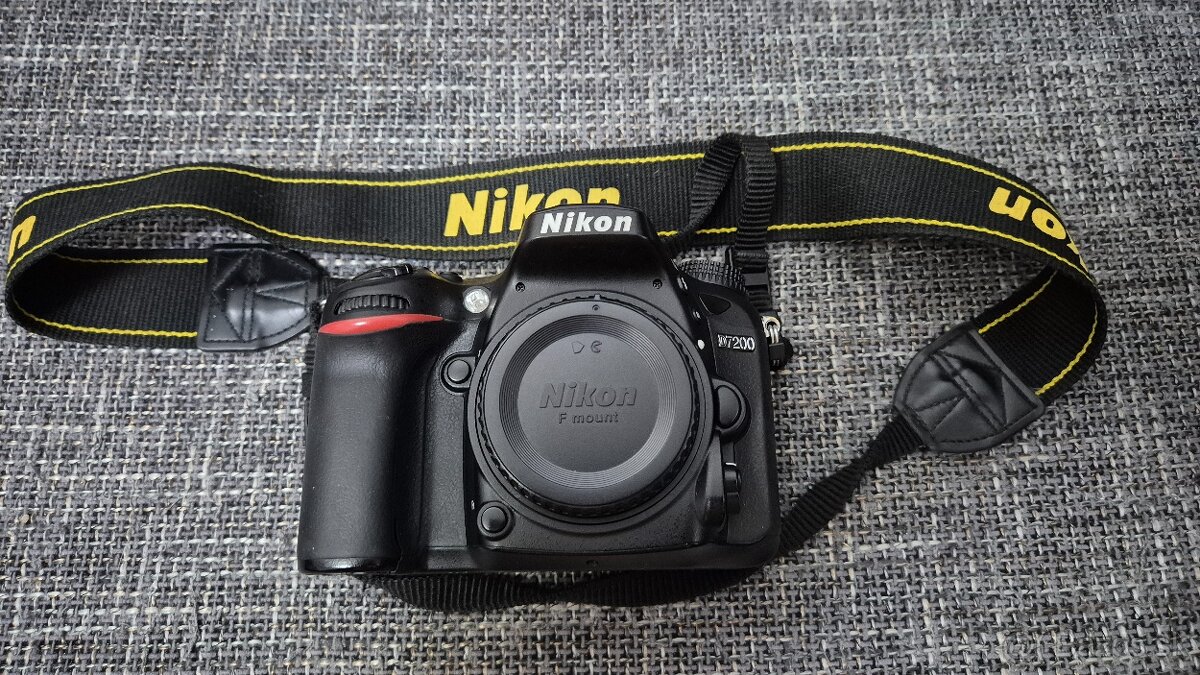 Nikon D7200
