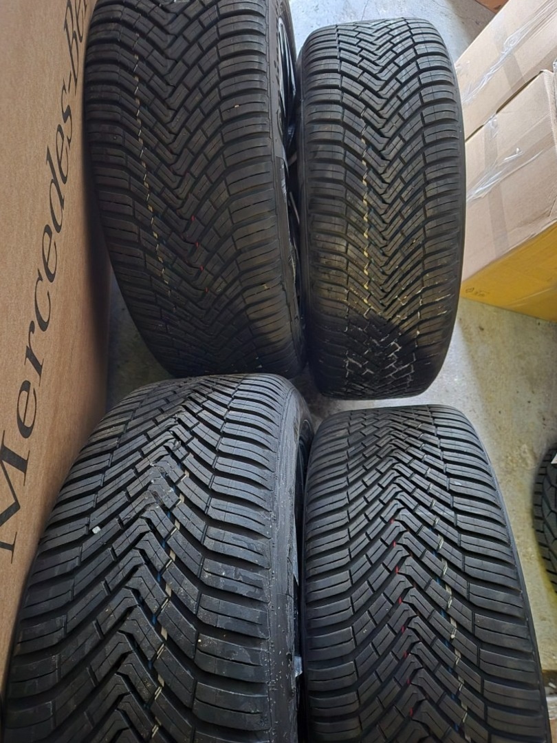 celoroční pneu Continental 255/45 235/50/ R19