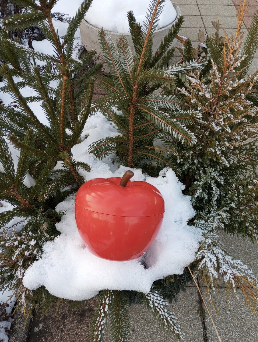 Retro červené jablko