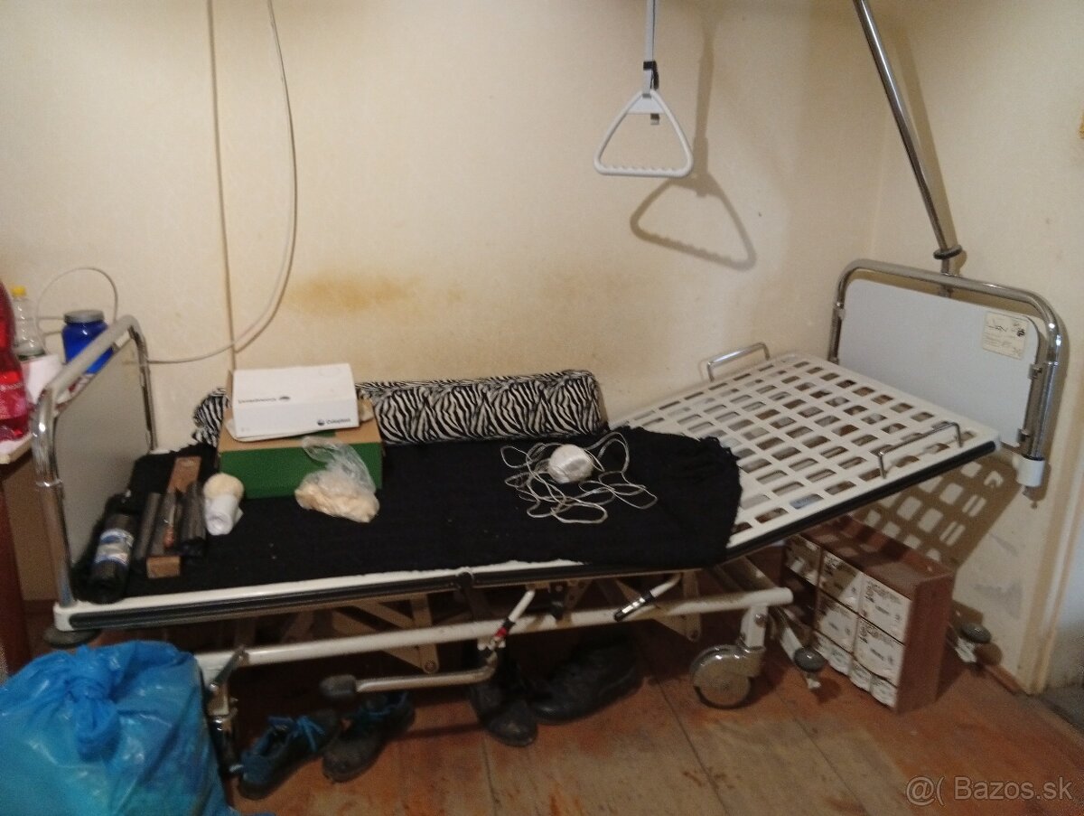 Polohovateľná postel