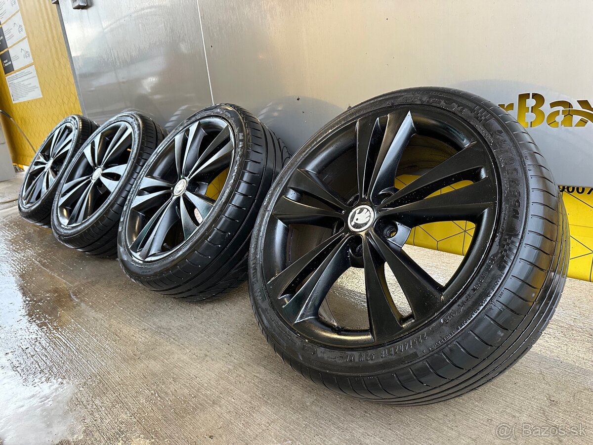 Octavia RS Neptune R18 225/40