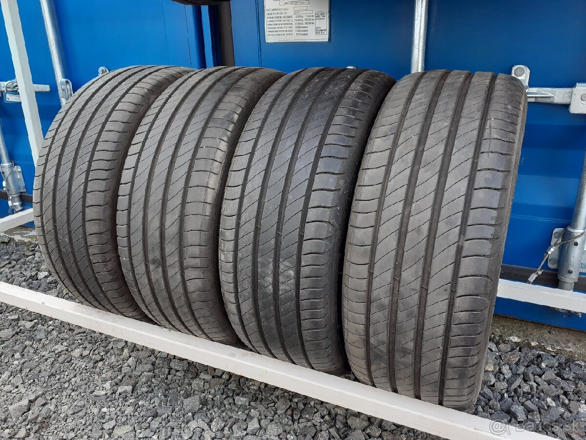 225/45R17 Michelin