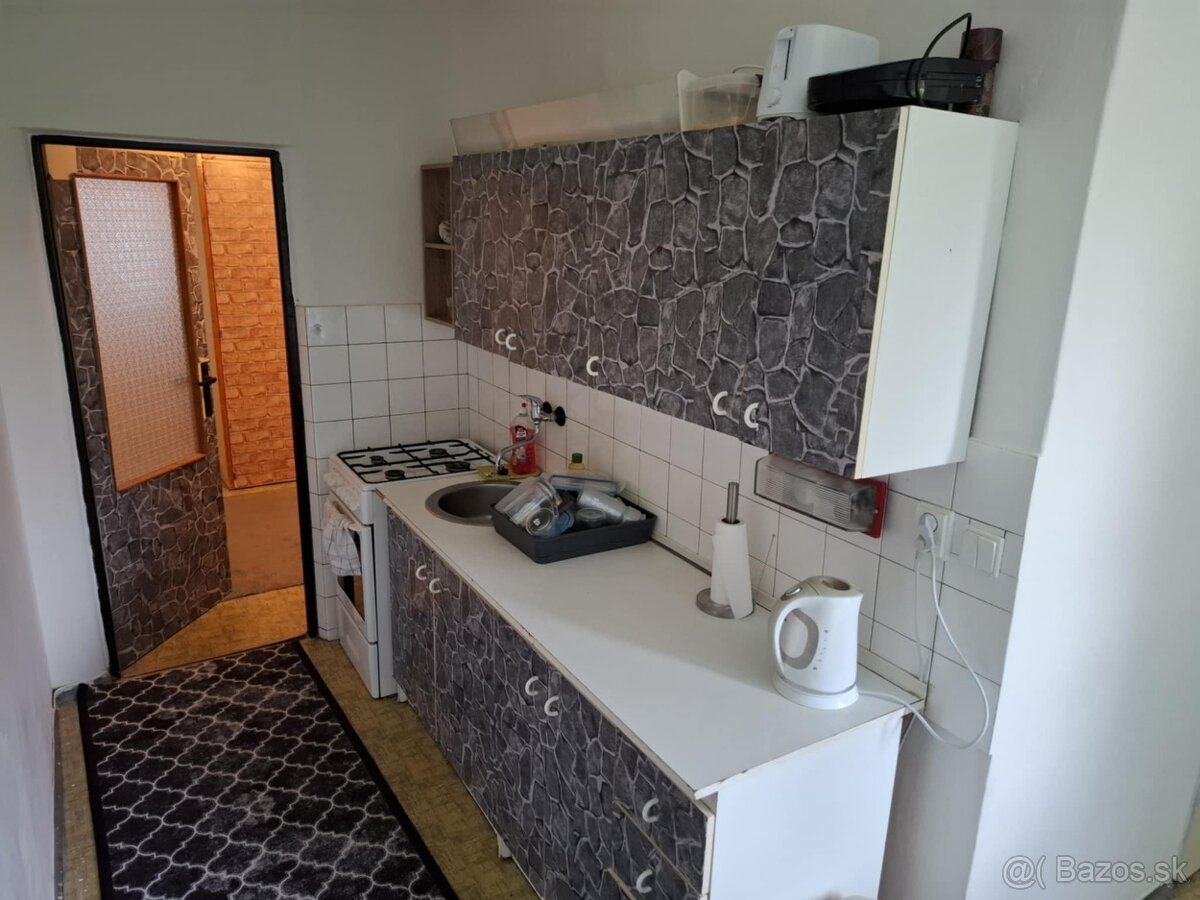 Prenájom, 2,5i bytu, Slnečná ul., Fončorda, Banská Bystrica.