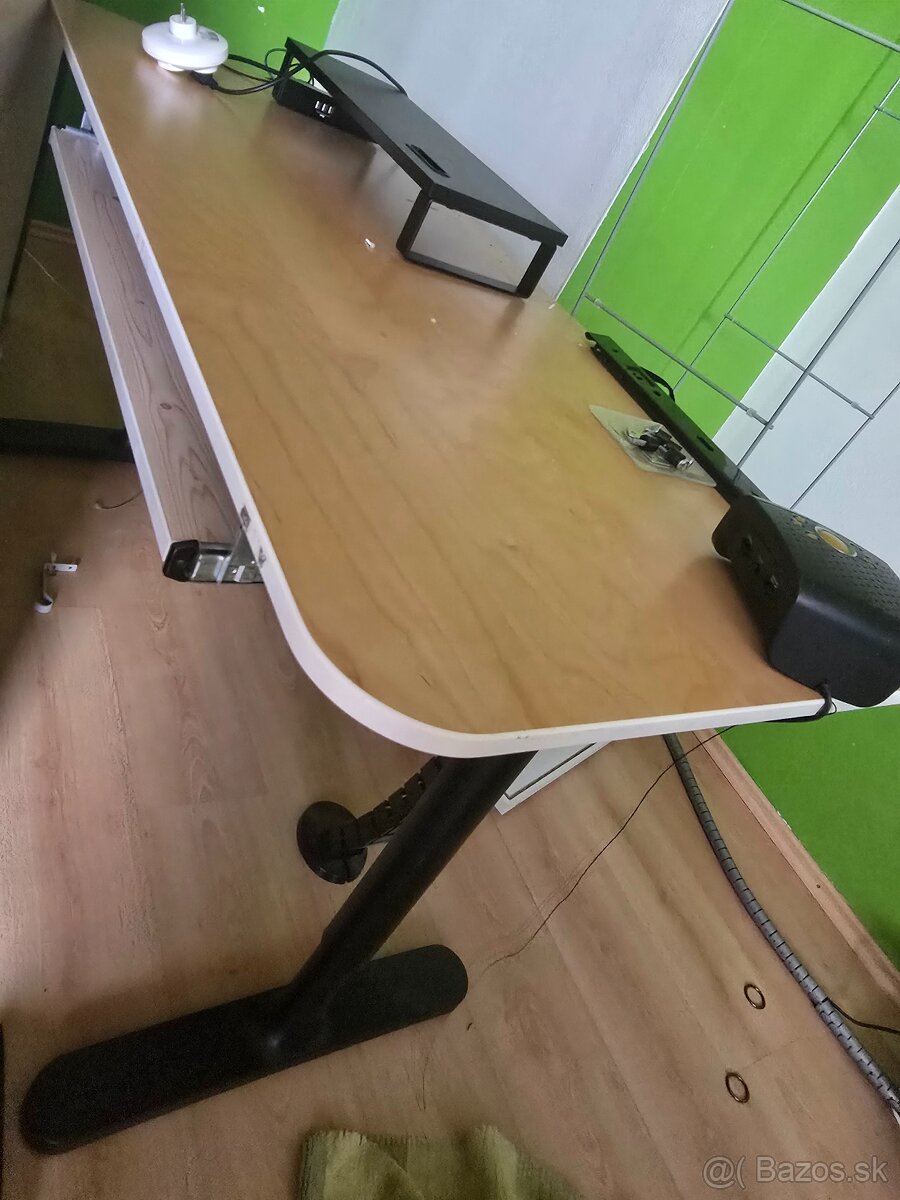 Pc stôl