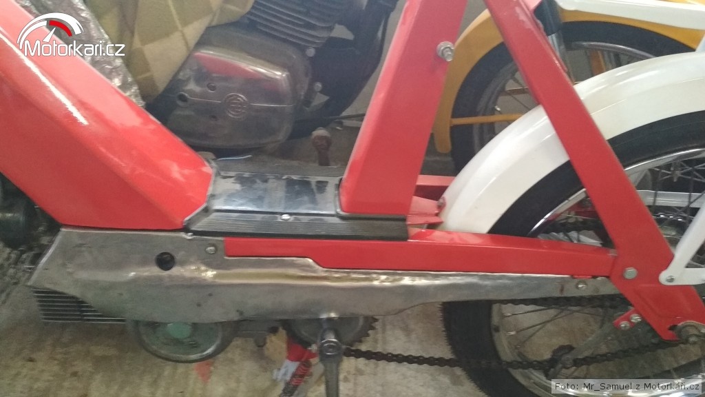 Babetta 206 228 kryt motora