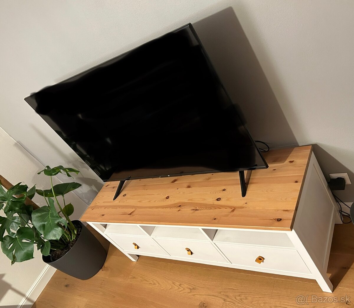 HEMNES IKEA Skrinka na TV