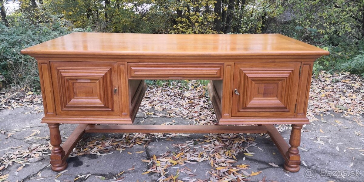 Masivny rustikálny písací stôl-dub