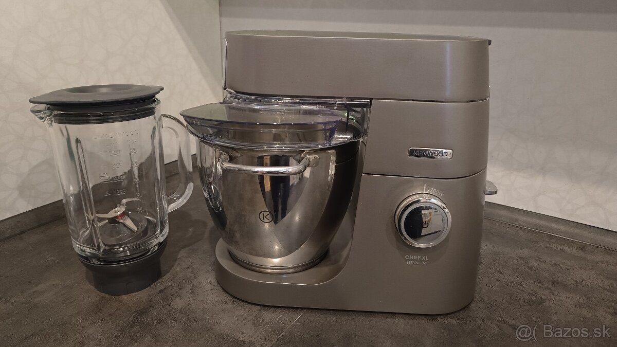 Predám kuchynský robot Kenwood KVL 80 CHEF XL