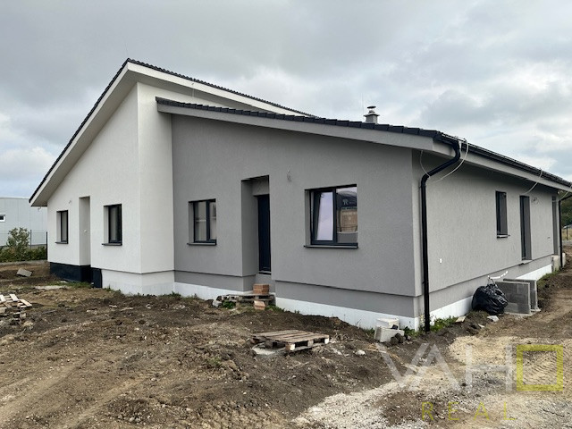 Predaj moderného rodinného domu v obci Červeník