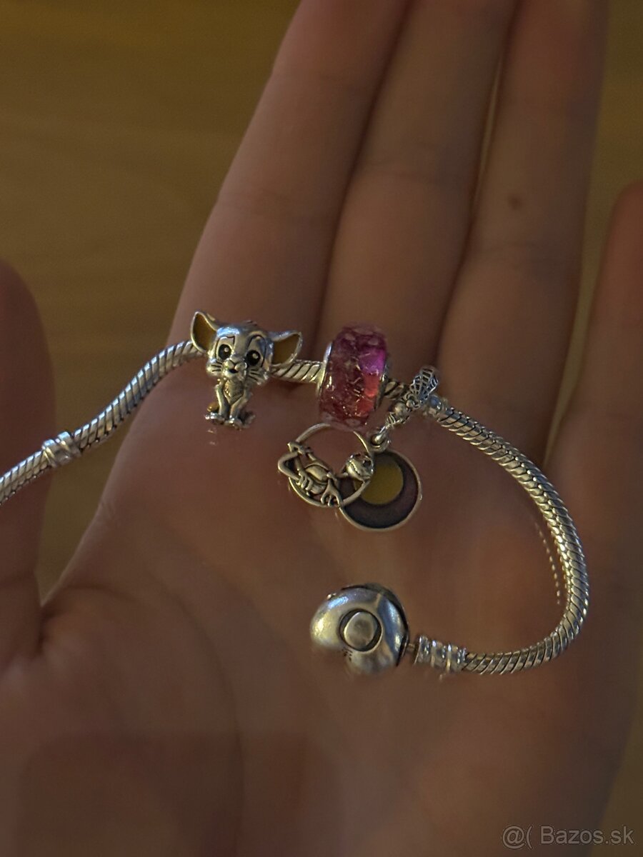 Originálny set Pandora – náramok + 3 prívesky, striebro