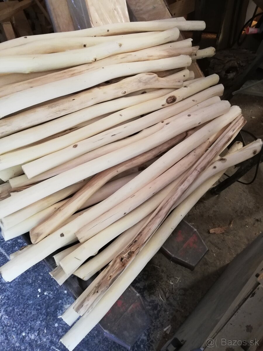 Predám agátové koly