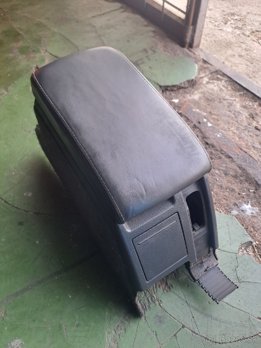 Lakťová opierka kožená Superb 1