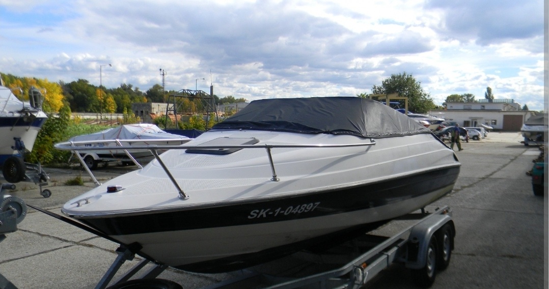 BAYLINER kupim, pre 6 osob, zavesny motor