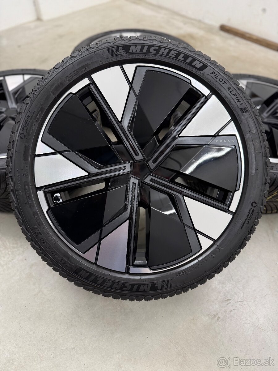 Zimná sada Volvo EX 30 - 5x108 R20 , 245/40/20